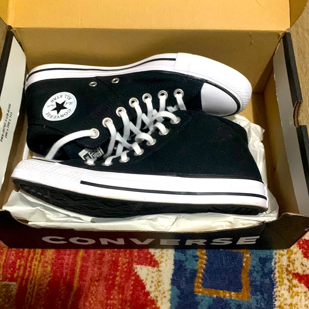 Mid-rise converse, black with white trim/details
